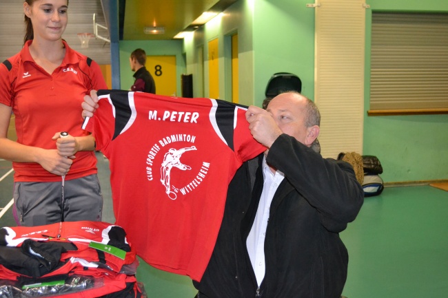Remise des tenues par les sponsors (1)
